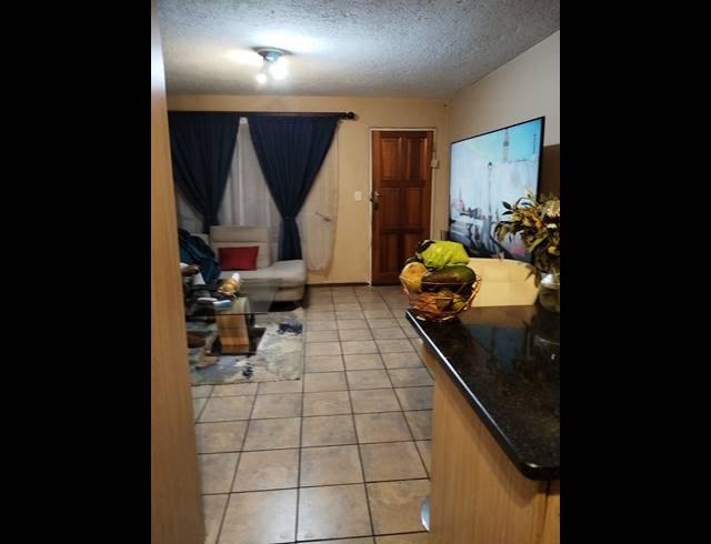 2 BEDROOM APARTMENT FOR SALE IN GLEN MARAIS